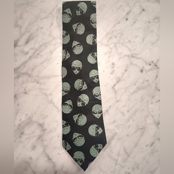Addiction Alien tie - Picture 1 of 4
